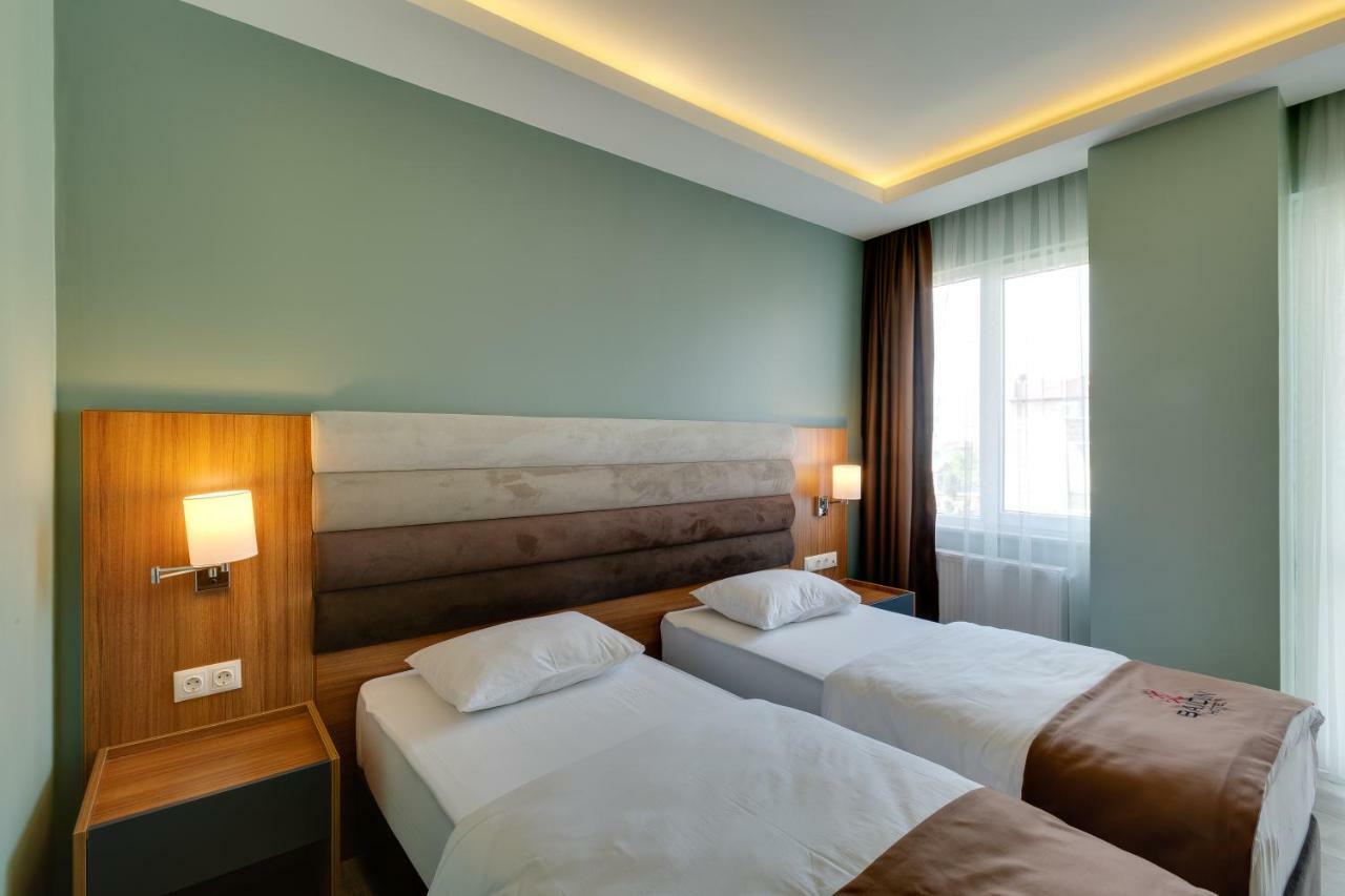 City Hotel Batumi Exterior photo