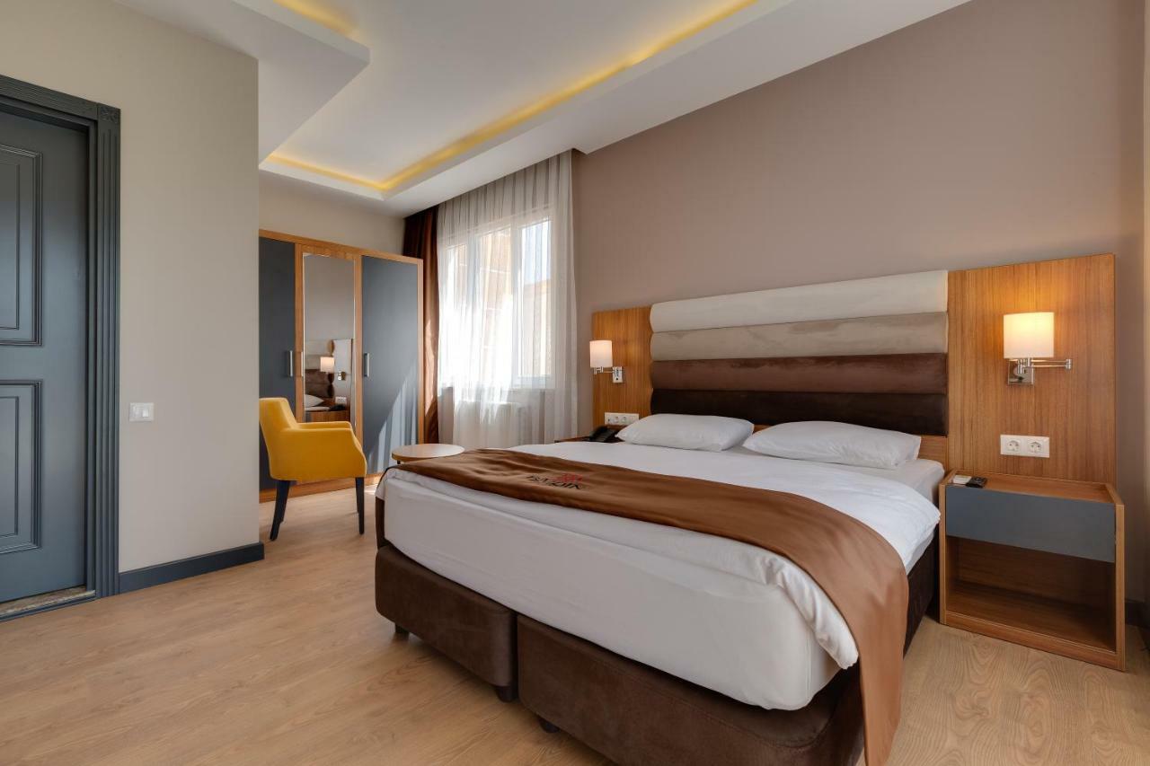 City Hotel Batumi Exterior photo